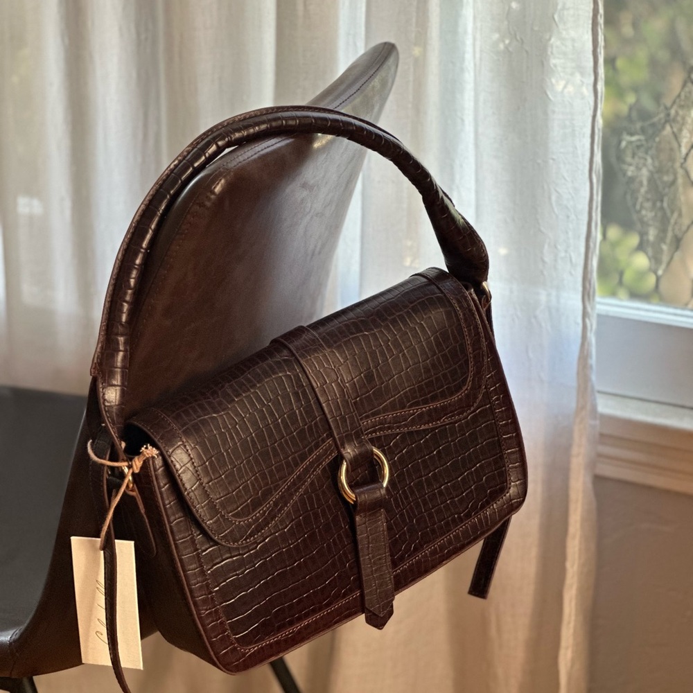 Elegant Brown Crocodile-Embossed Women's Bag